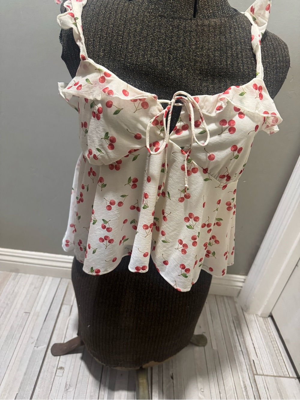 Women's Cherry-Print Ruffle Tie-Front Tank Top - White/Red